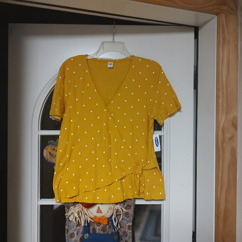 New Old Navy Mustard White Polka Dot Knot Front Top Size Women's M